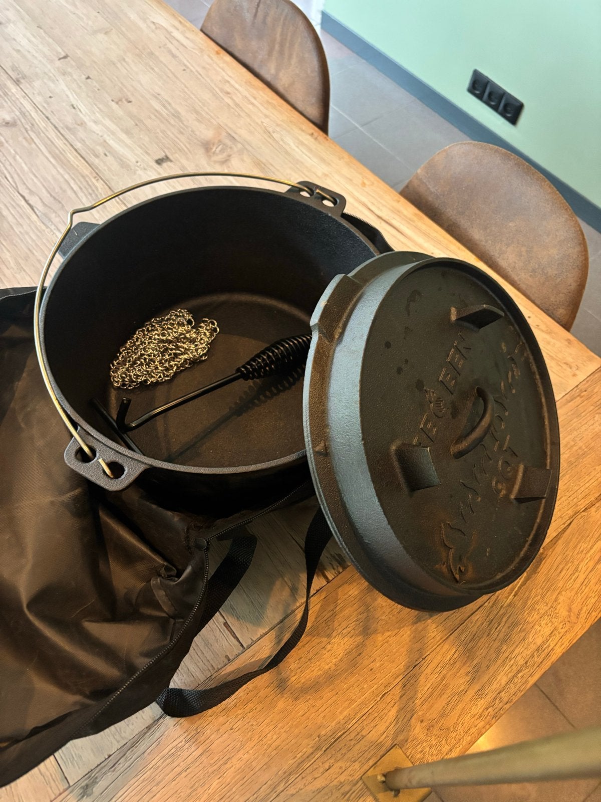 BBQ Ben Dutch Oven 9QT - Gietijzeren Pan met Accessoires, Ophalen, Zo goed als nieuw