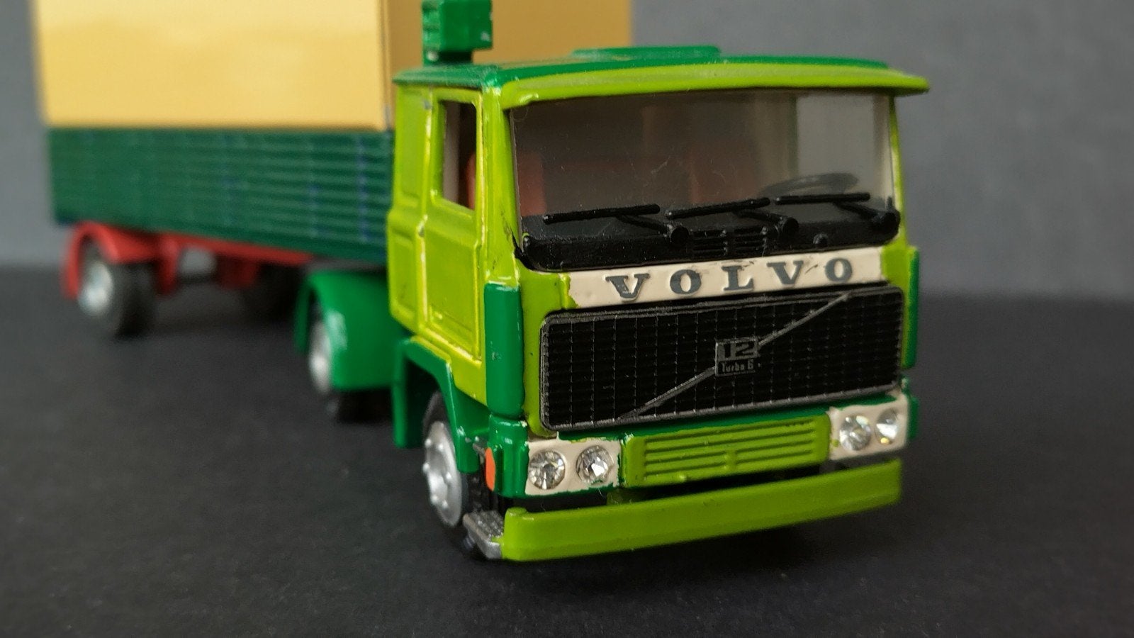 Volvo F12 korte aanhanger 1:50 Tekno Pol, Hobby en Vrije tijd, De Lier Holland, Zo goed als nieuw, Tekno, Bus of Vrachtwagen