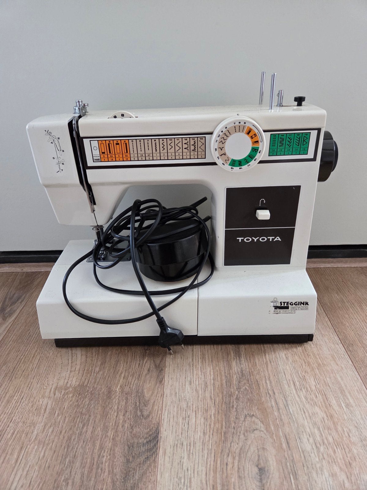 Toyota naaimachine model 2640, Ophalen, Gebruikt, Naaimachine, Overige merken