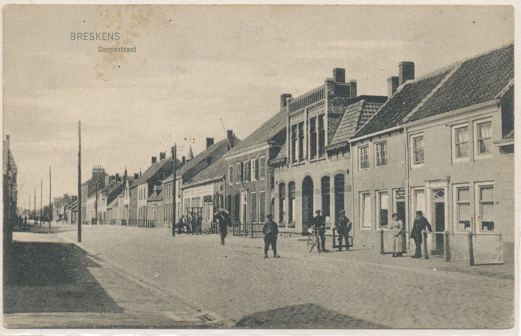 Breskens - Dorpsstraat (2), Ophalen of Verzenden, Voor 1920, Ongelopen, Zeeland