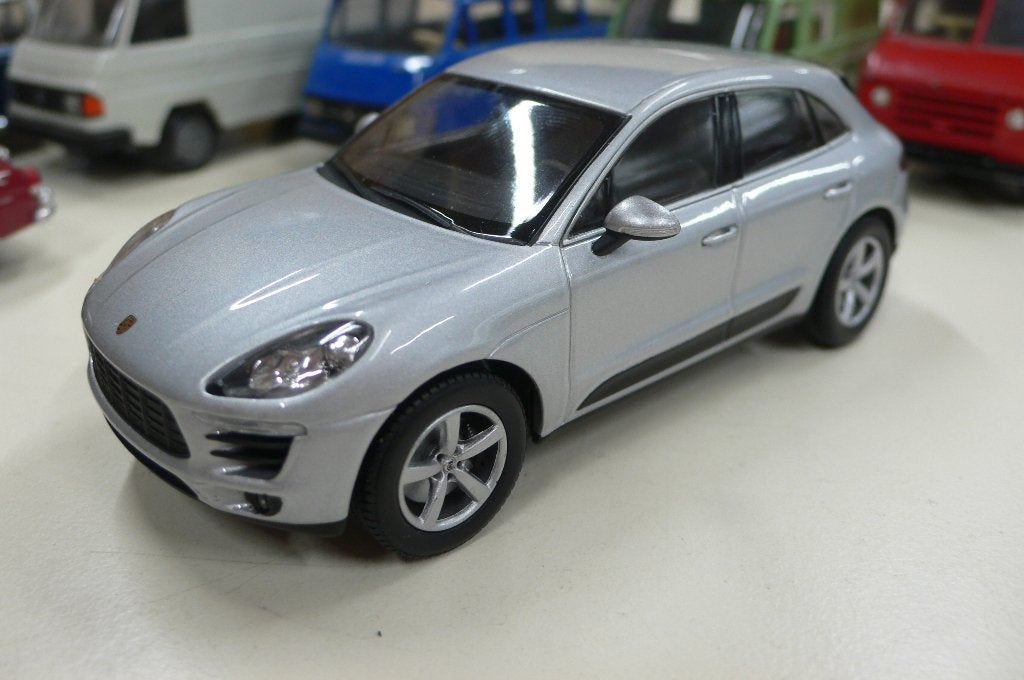 porsche macan minichamps  1/43, Hobby en Vrije tijd, Modelauto's | 1:43, Verzenden, Nieuw, Auto, MiniChamps