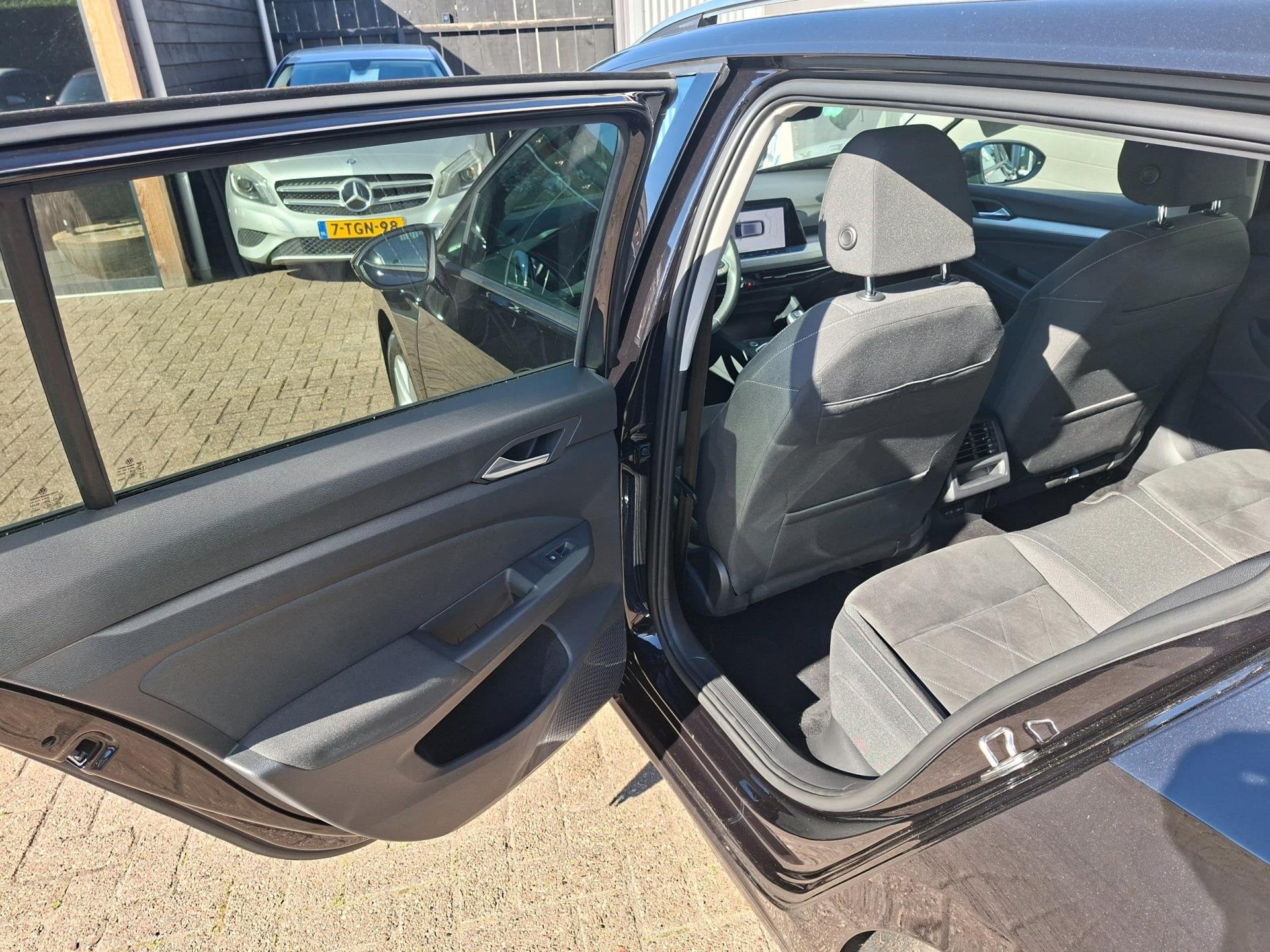 Foto 18 van Volkswagen Golf Variant 1.5 TSI Virtual Apple car. Stoelverw