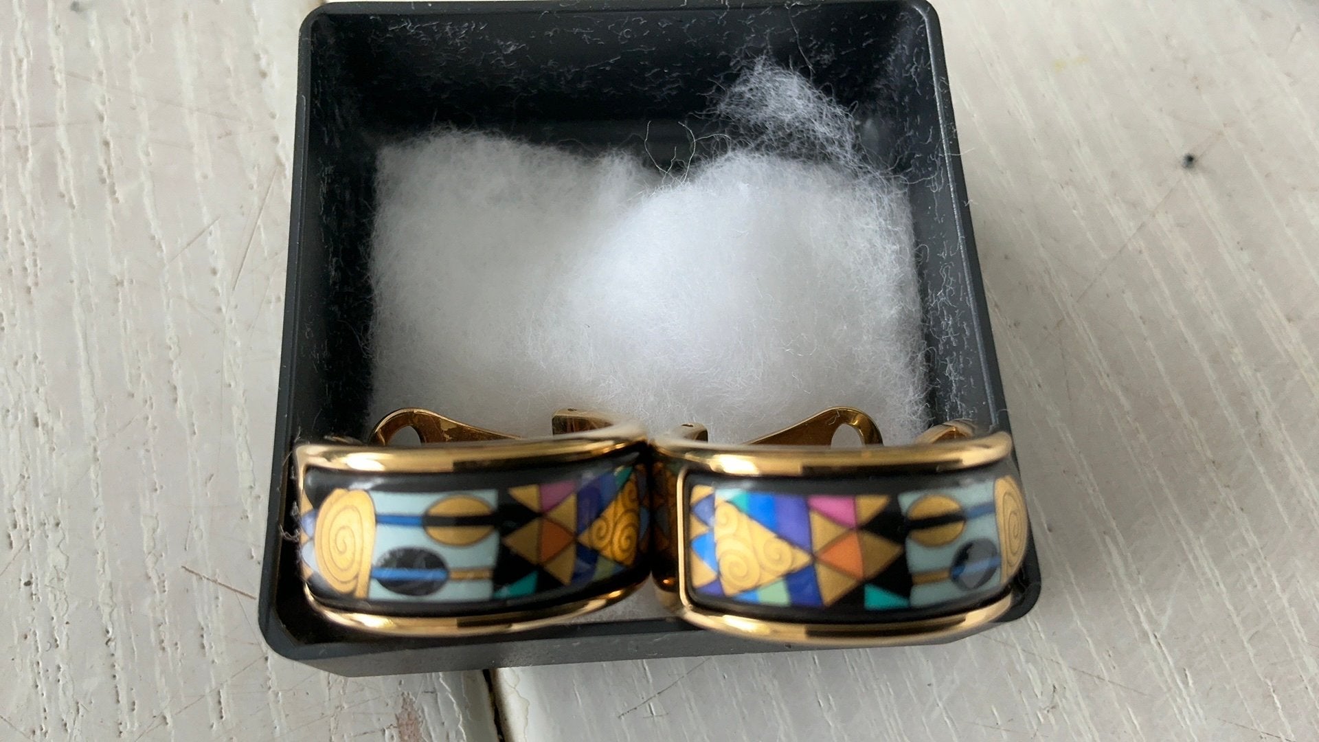 clipoorbellen - Michaela Frey / Wenen -emaille - Verguld, Sieraden, Tassen en Uiterlijk, Oorbellen, Ophalen of Verzenden, Zo goed als nieuw