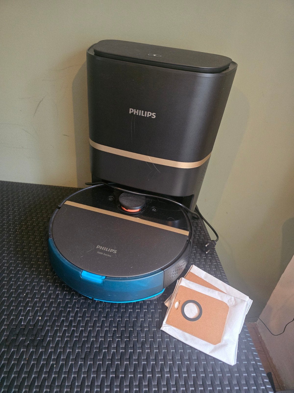 robot stofzuiger, Philips, Bedienbaar via app, Zo goed als nieuw, Robotstofzuiger