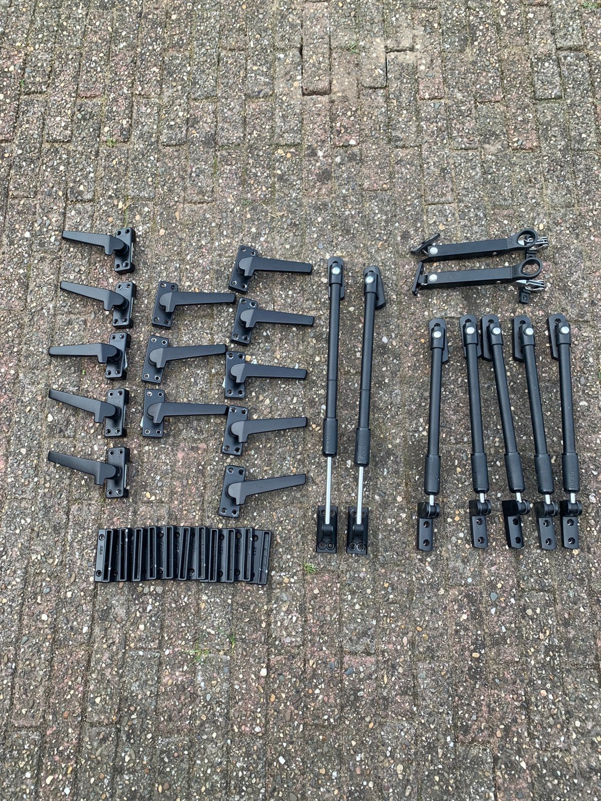 Raamsluiting zwart AXA, Ophalen of Verzenden, Zo goed als nieuw, 250 mm of meer