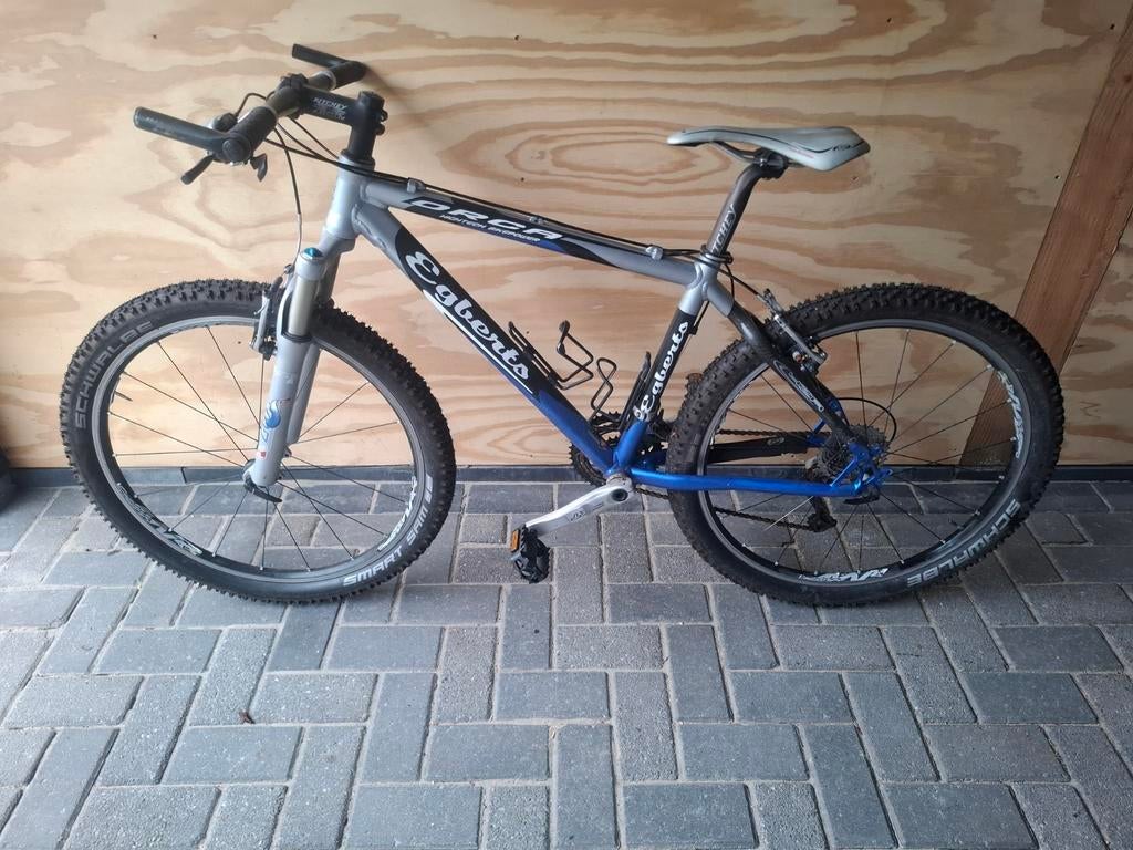 Custom Egberts mountainbike met zo goed als nieuwe banden, Ophalen
