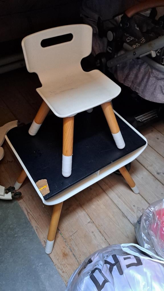 (Beboonz) Kinderbureautje met stoeltje  - Wit/Zwart, Ophalen of Verzenden, Gebruikt, Tafel(s) en Stoel(en)