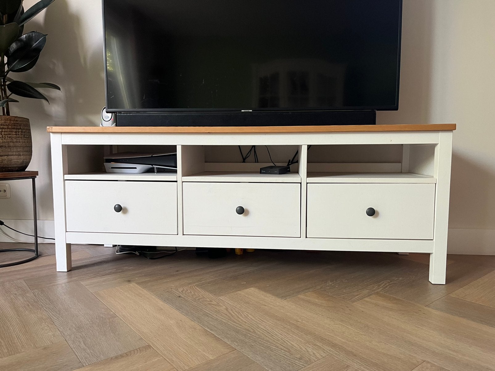 Tv kast Ikea Hemnes, Minder dan 50 cm, Ophalen of Verzenden, Zo goed als nieuw, Minder dan 100 cm