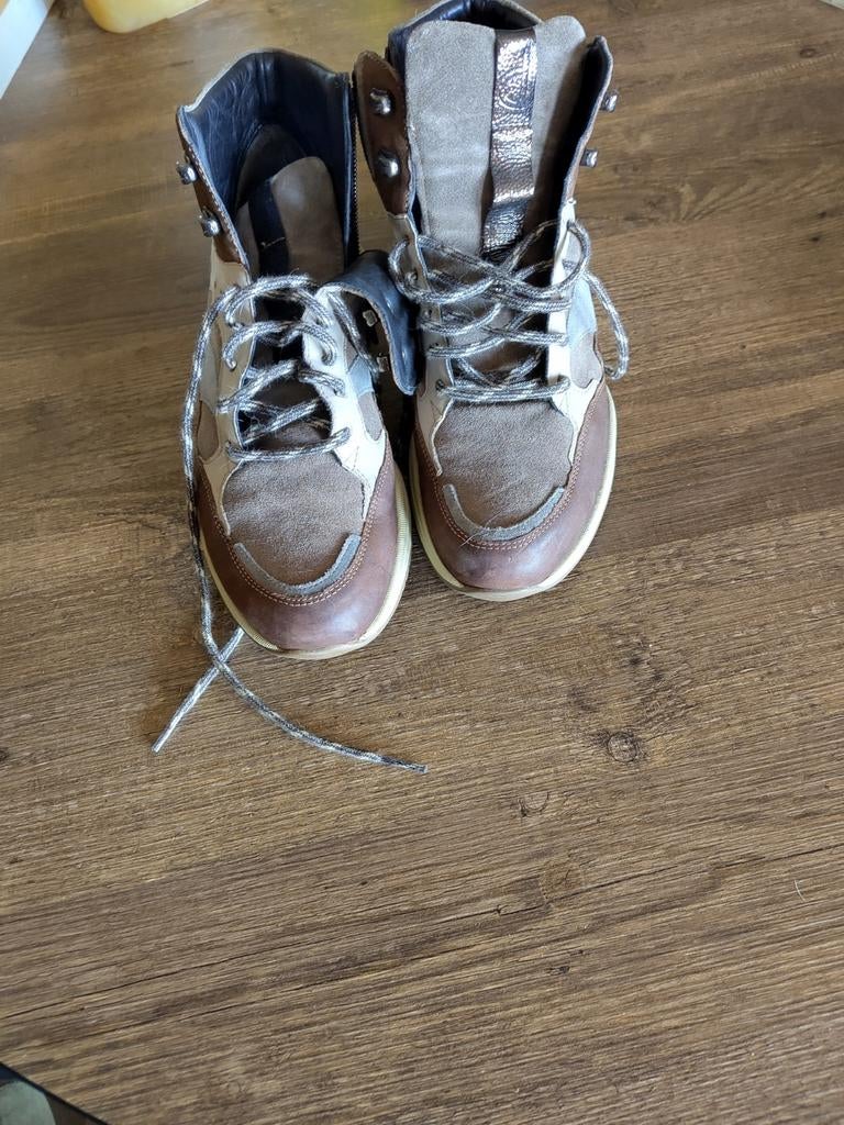 Durea sneakers maat 39,5, Kleding | Dames, Schoenen, Zo goed als nieuw, Sneakers of Gympen, Bruin, Ophalen of Verzenden