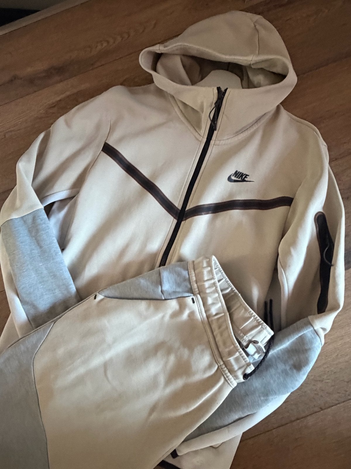 Nike Tech Fleece Pak - Maat M / 176, Ophalen of Verzenden, Zo goed als nieuw