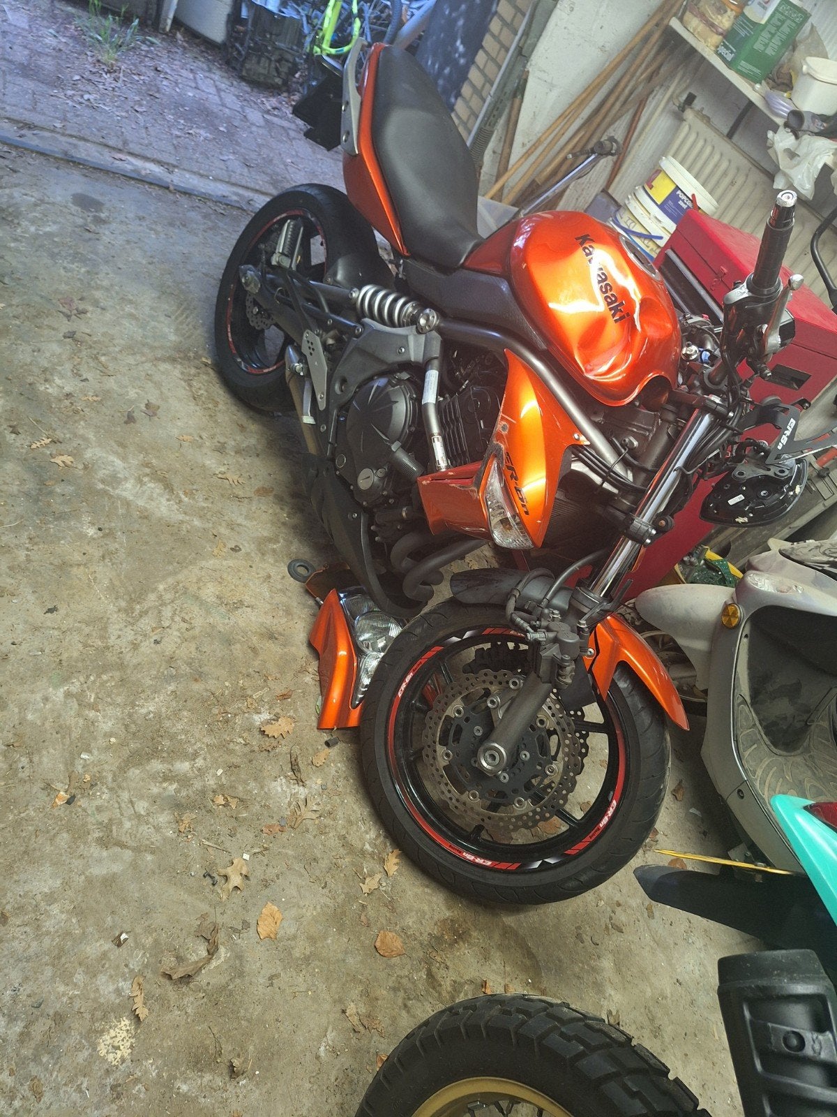 Kawasaki er6n gaat enkel in 1 geheel weg, Ophalen