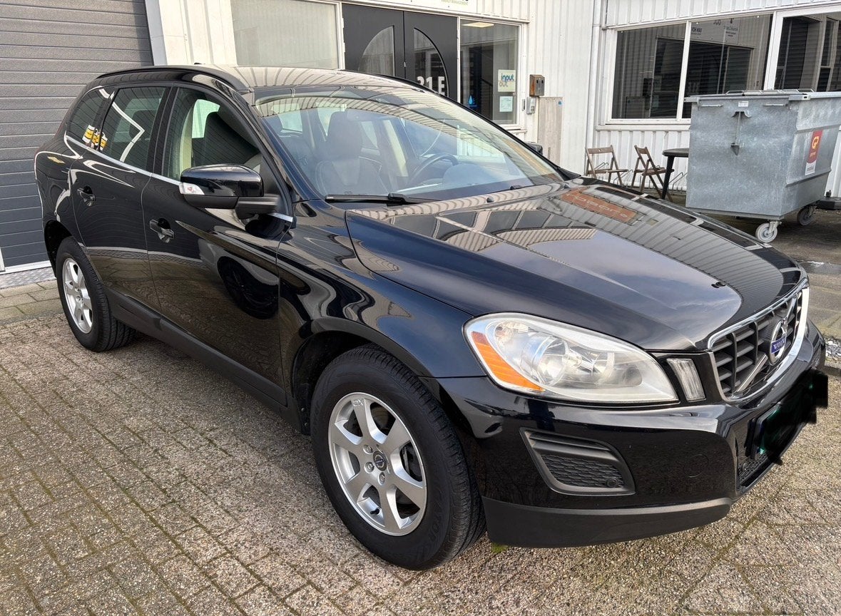 Volvo XC60 T5 Powershift 2013 Zwart, 1800 kg, 4 cilinders, 1598 kg, Zwart