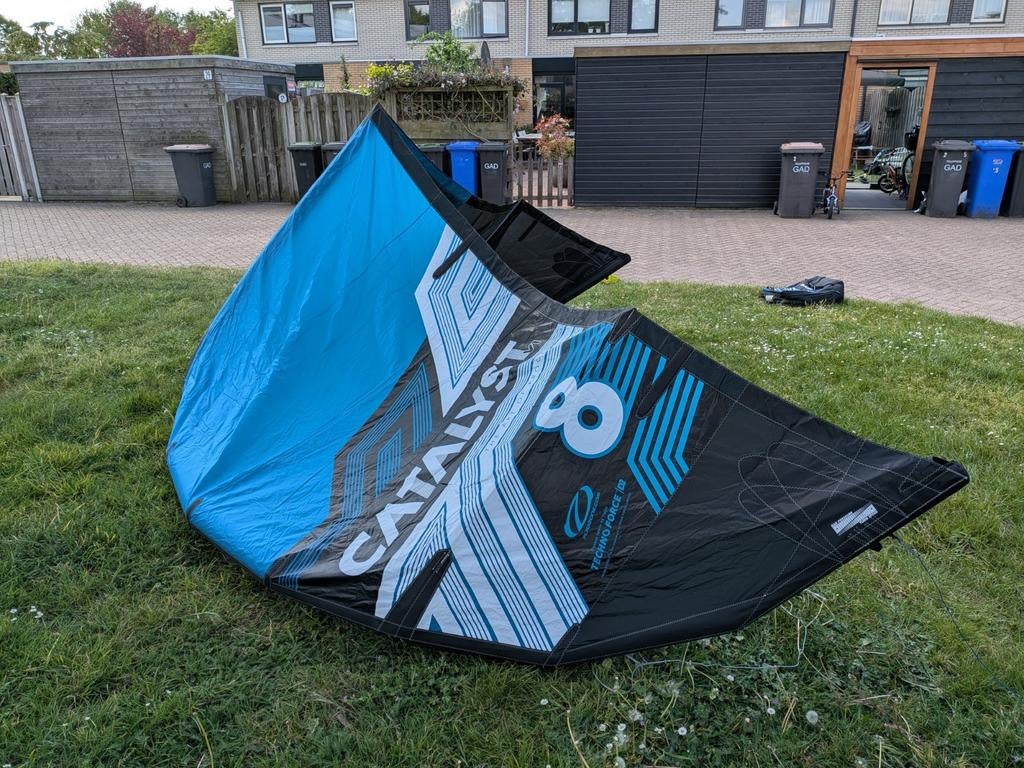 Ozone catalyst 8 meter, Watersport en Boten, Kitesurfen, Geen board, Ophalen, Gebruikt