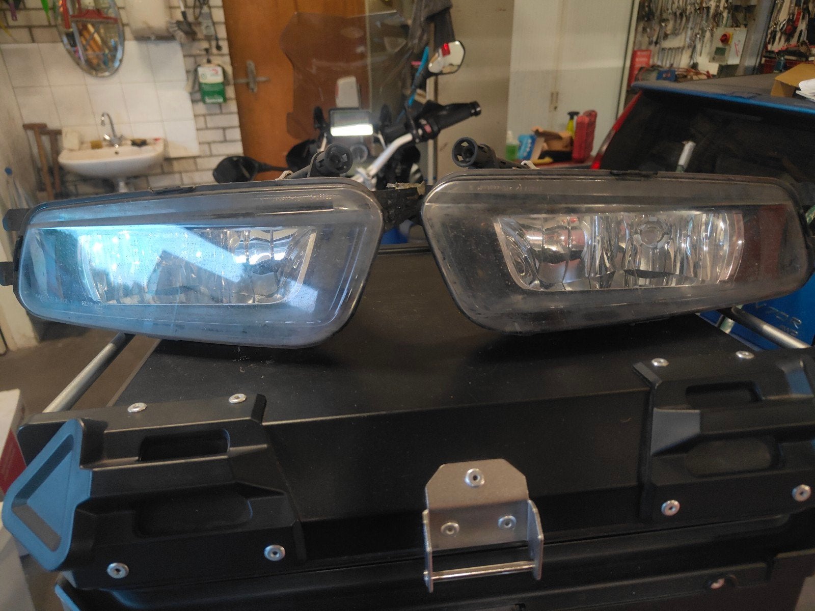 Mistlampen Volkswagen Sharan - Bevestigingspunten defect, Auto-onderdelen, Gebruikt, Volkswagen, Ophalen of Verzenden, Volkswagen@volkswagen.nl