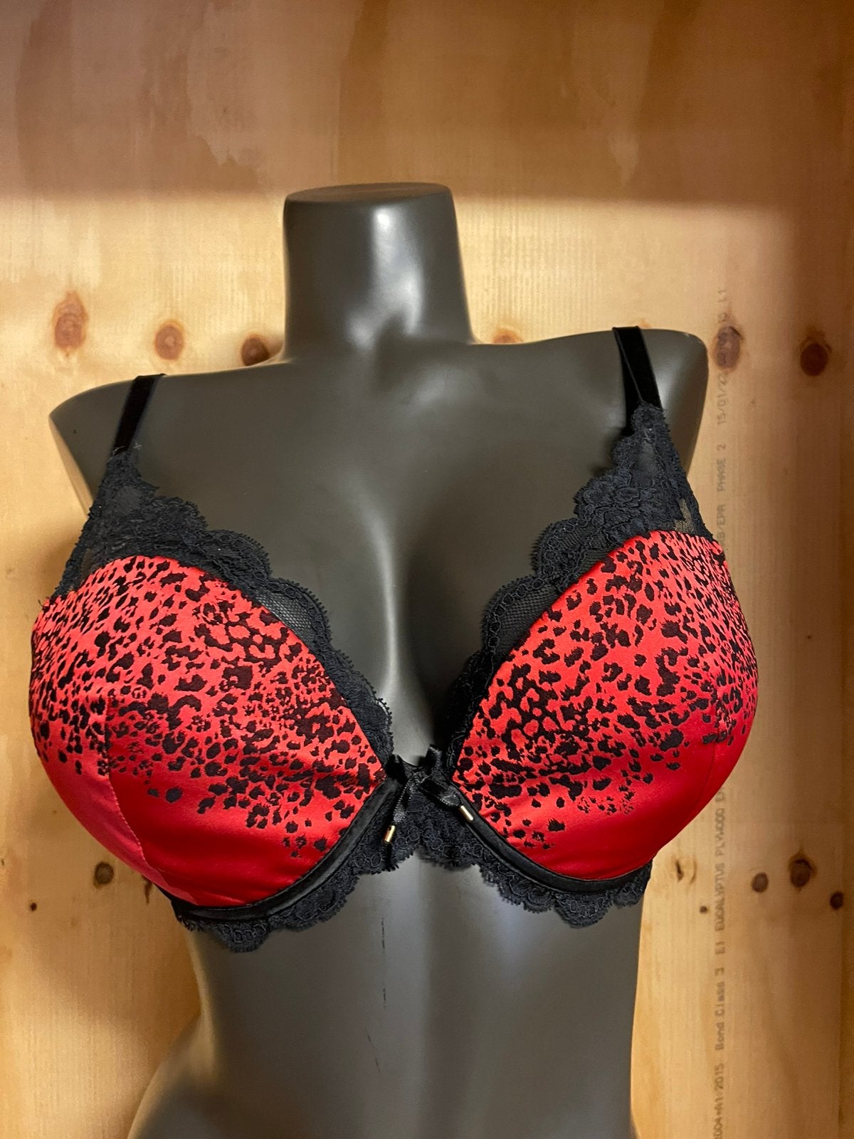 Chantelle push up bh 80e model 2062, Verzenden, Rood, BH