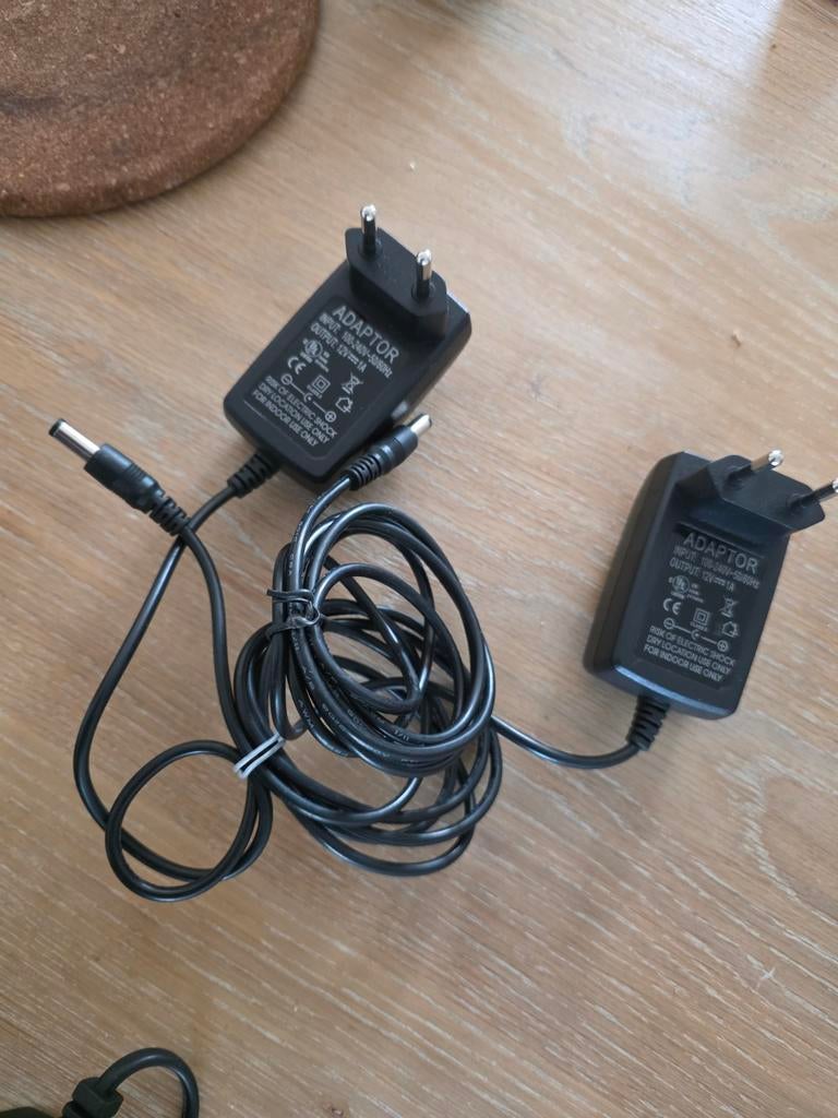 AC/DC Adapters - 12V 1000mA Voedingen, Audio, Tv en Foto, Audiokabels en Televisiekabels, Gebruikt, Overige kabels, Minder dan 2 meter