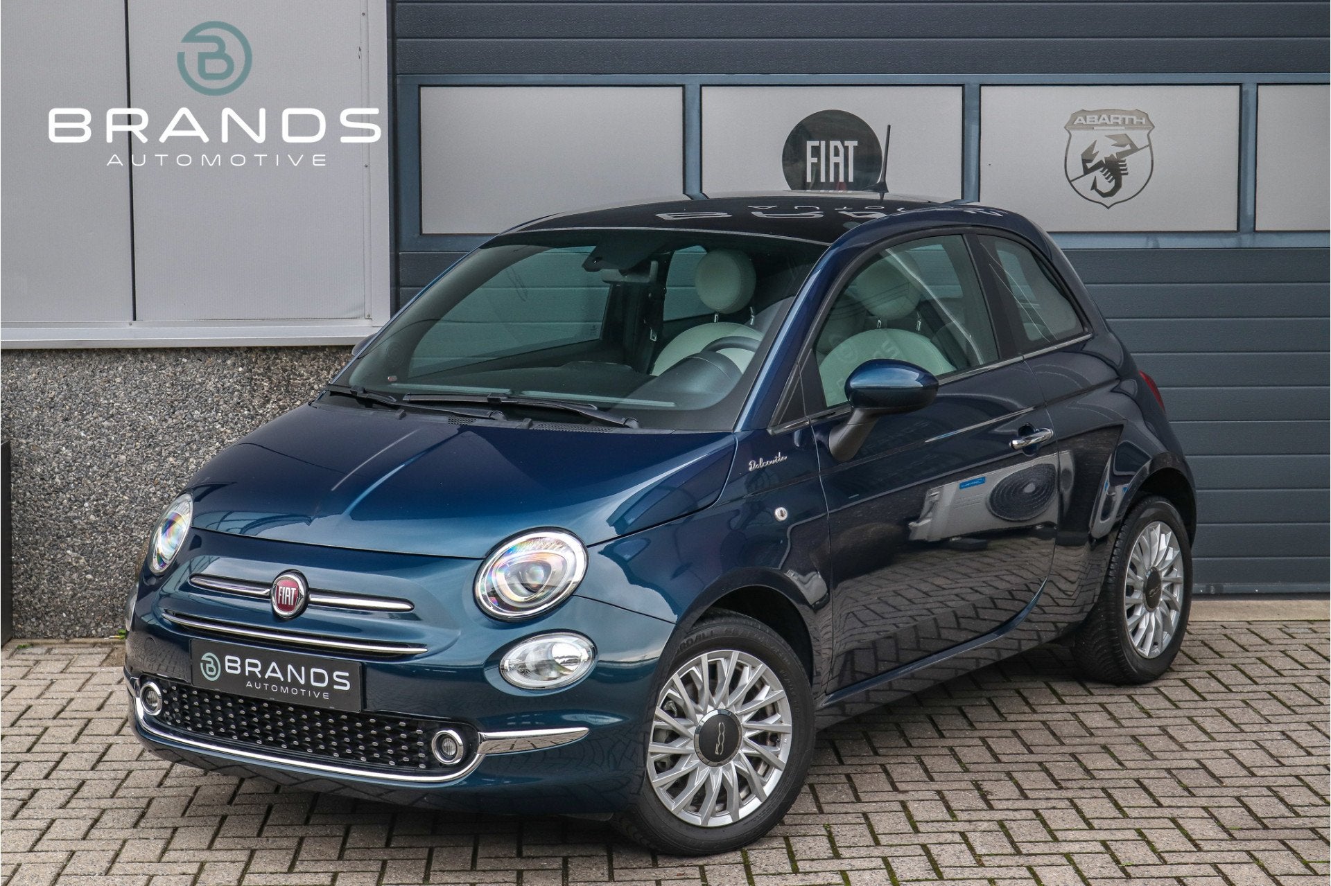 Fiat 500 1.0 Hybrid Dolcevita Navi Pano Beats audio Garantie, Auto's, Voorwielaandrijving, Dealer onderhouden, Gebruikt, Met garantie (alle)
