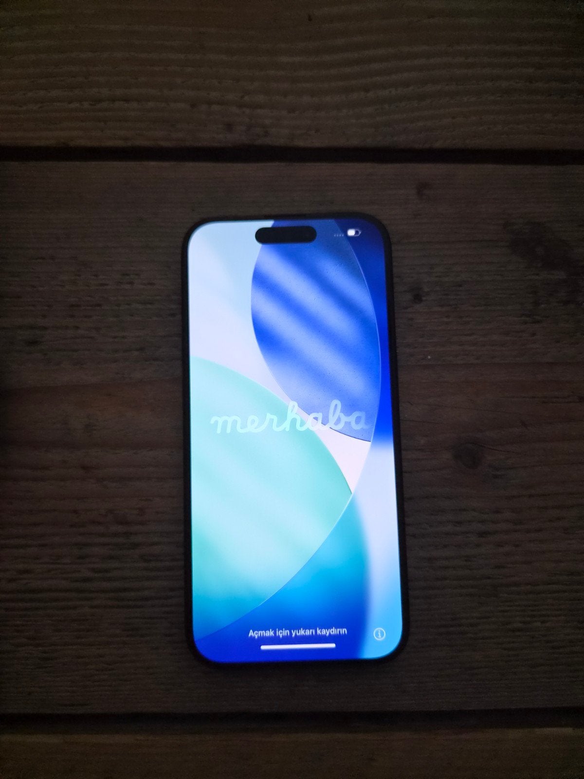 iPhone 15 Pro (krasvrij) + Apple Watch Series 5 met opladers, Ophalen, 128 GB, Zwart, Zo goed als nieuw
