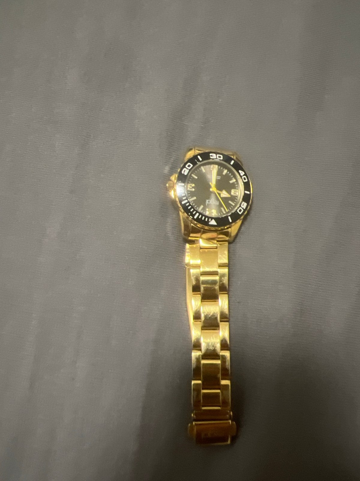 Goudkleurig kinderhorloge niet echt goud, Ophalen, Gebruikt, Goud, Jongen of Meisje