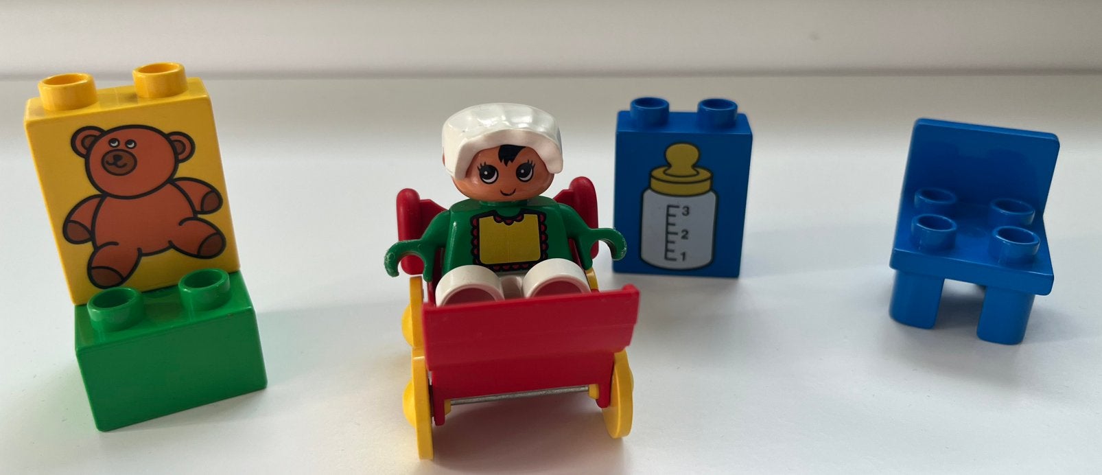 LEGO Duplo 1407 nursing the baby kinderwagen baby compleet, Gebruikt, Ophalen of Verzenden, Compleet, Duplo