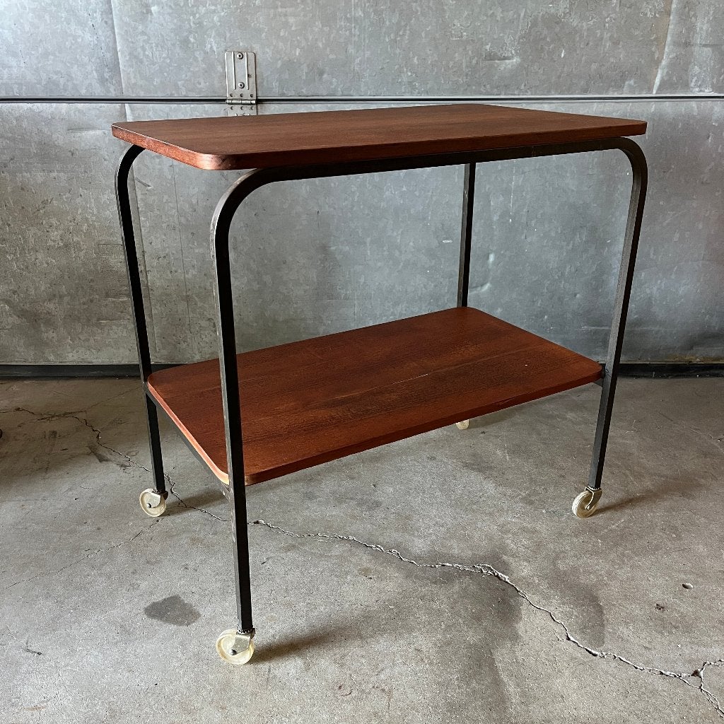 Jaren 60 teak en metaal trolley Pastoe Pilastro, Huis en Inrichting, Tafels | Bijzettafels, Gebruikt, Jaren 60, Pastoe, Trolley