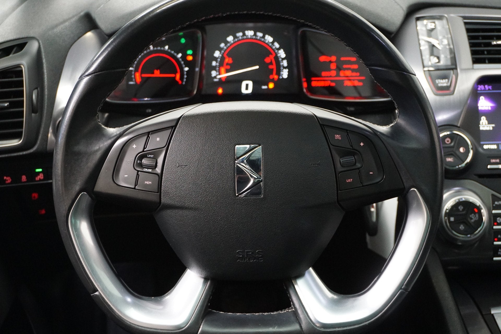 DS DS 5 1.6 THP Chic AUTOMAAT! 165 PK! PANO H. LEER NAVI CLI, Auto's, Dealer onderhouden, Gebruikt, 4 cilinders, 1404 kg
