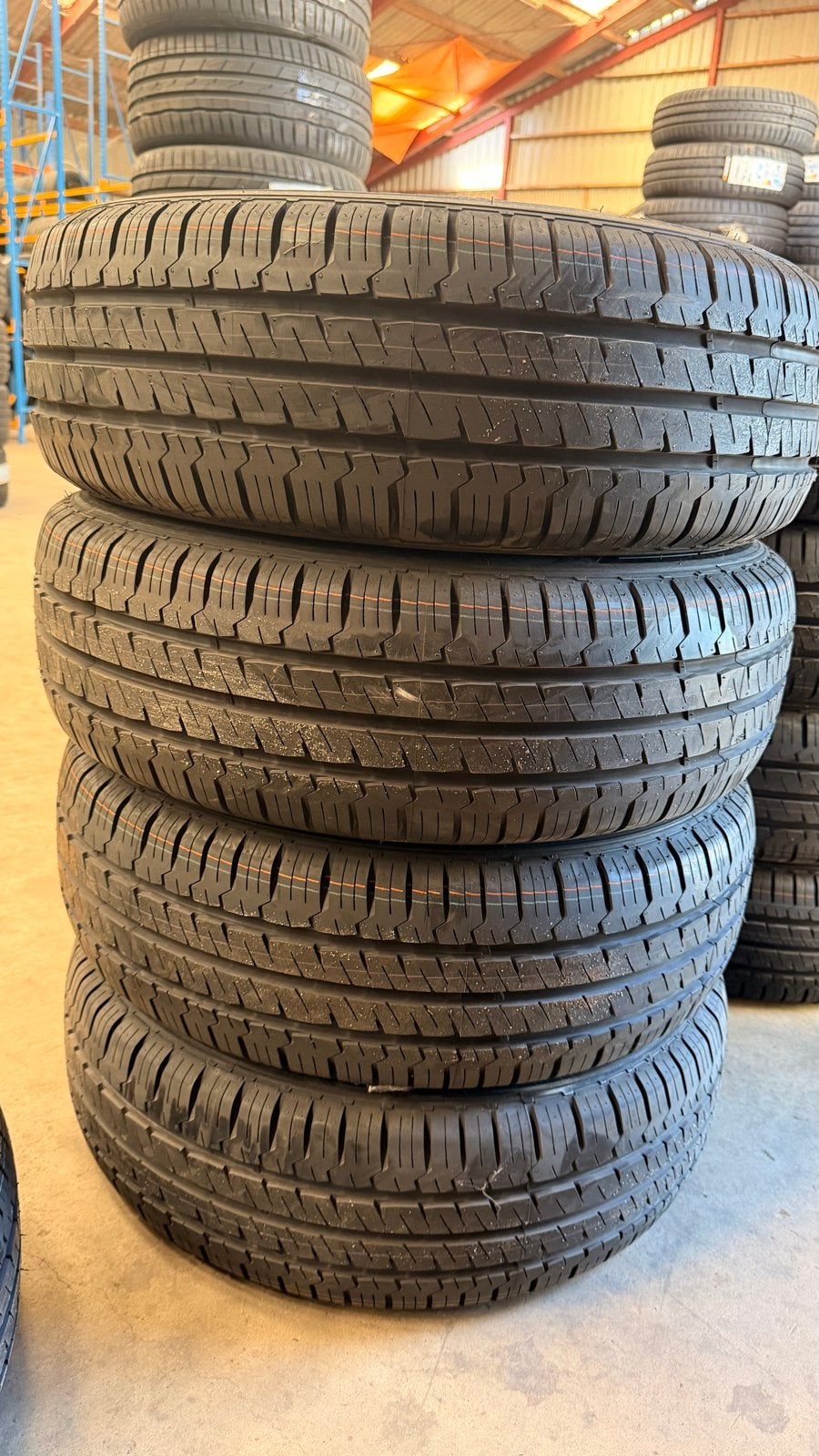 Nieuwe 225/70R15C zomerbanden . 360€ set, Auto-onderdelen, Bestelwagen, 15 inch, Nieuw, Ophalen of Verzenden