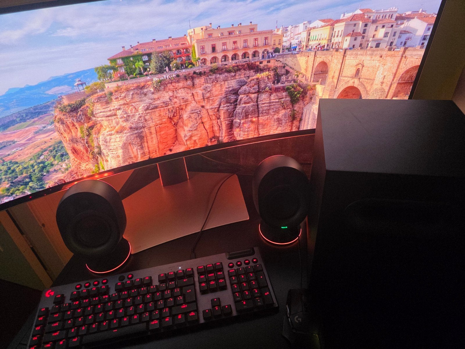 High-end Gaming PC Setup: Monitor, Geluid, Toetsenbord/muis, 32 GB, Zo goed als nieuw, AMD Ryzen 7, Gaming