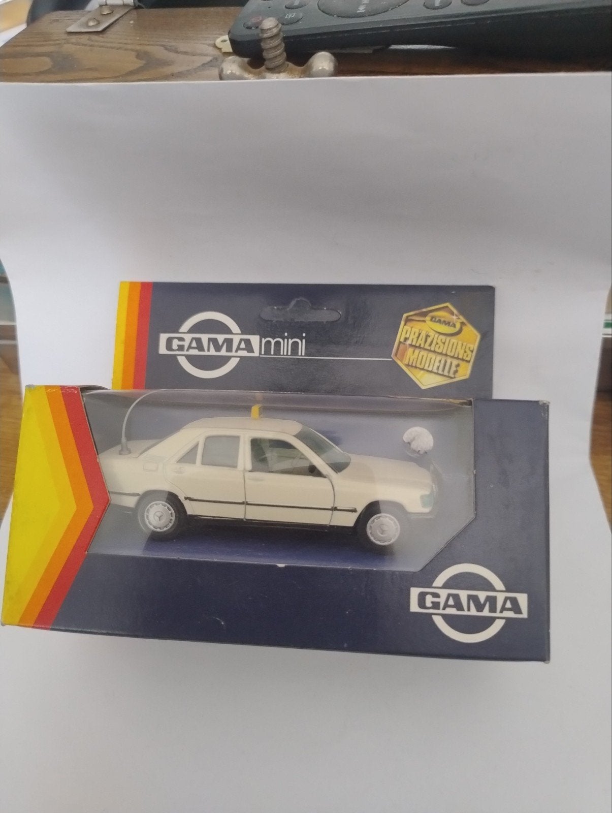 🔴 GAMA Mercedes Benz 190E Taxi in doosje 1/43, Ophalen of Verzenden, Zo goed als nieuw, Auto, Gama