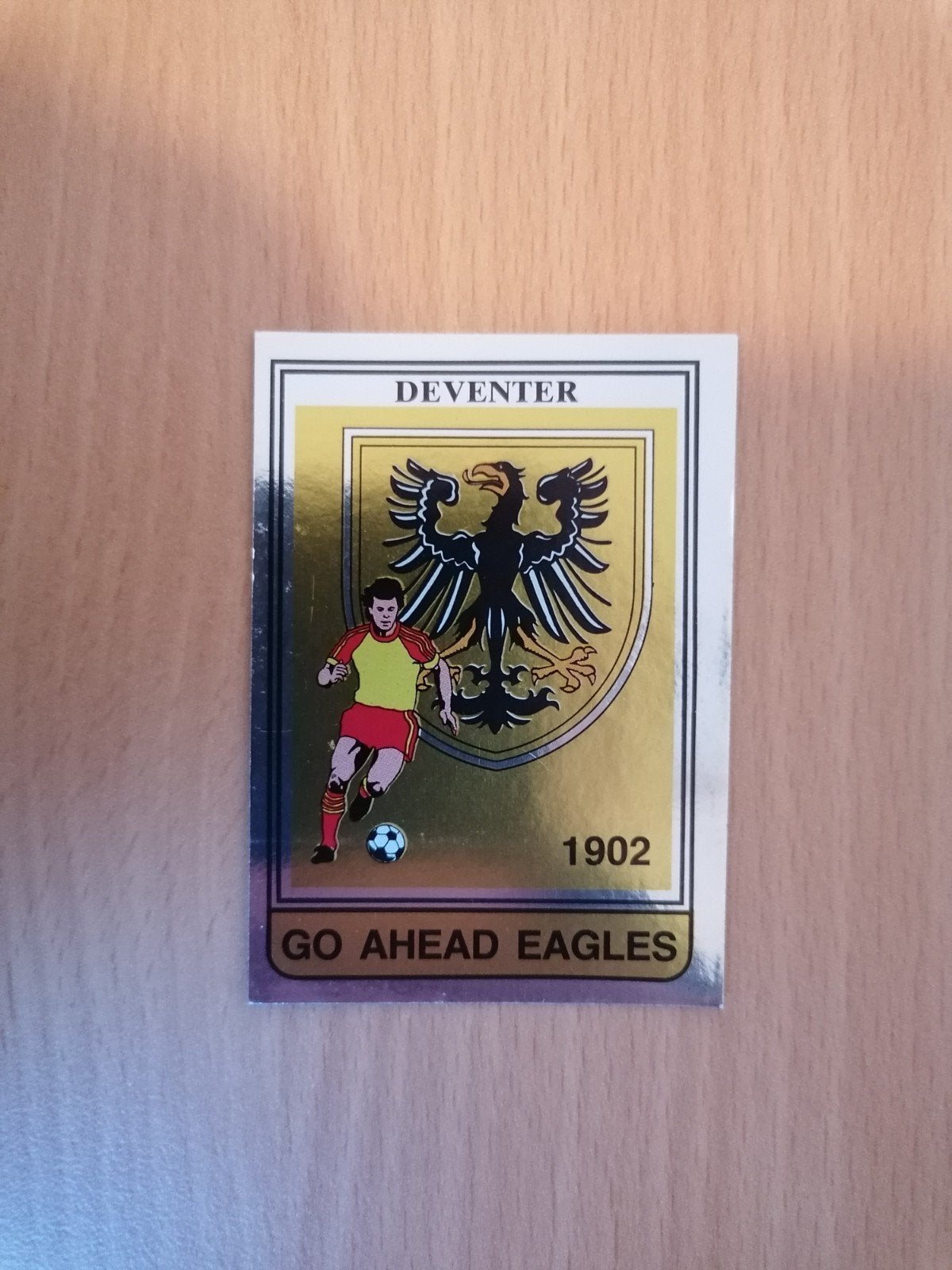 Panini Voetbal 85 #115 Go Ahead Eagles embleem., Ophalen of Verzenden, Zo goed als nieuw, Overige binnenlandse clubs