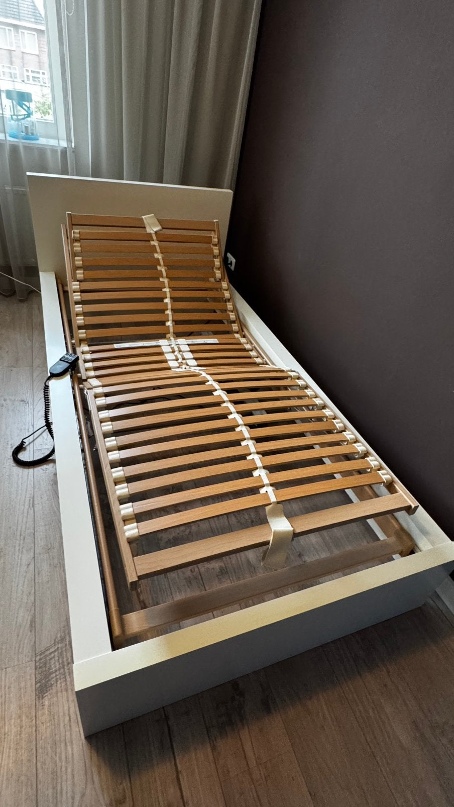 Bed 90 x 200 met elektrisch verstelbare bodem en matras, Ophalen, 90 cm, Eenpersoons, Wit