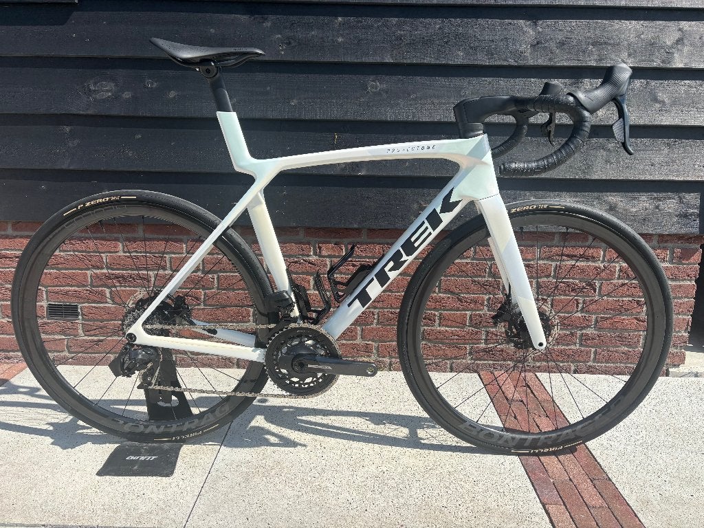 Trek Madone SLR 7 AXS Gen 8 Project One (met UPGRADES), 28 inch, Carbon, Zo goed als nieuw, Meer dan 20 versnellingen