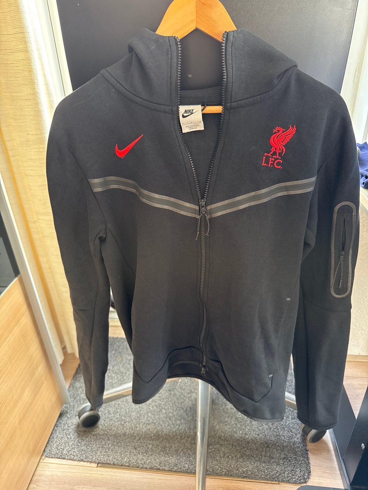 Nike Liverpool FC Tech Fleece Hoodie Zwart, Ophalen of Verzenden, Gedragen, Maat 46 (S) of kleiner, Zwart