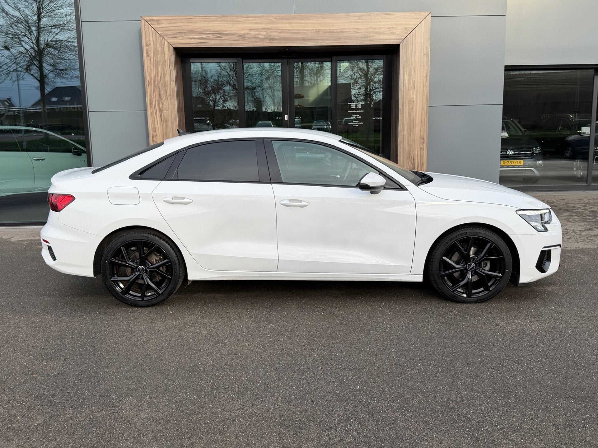 Audi A3 Limousine 35 TFSI 150pk S-tronic Advanced | Camera |, 12 maanden, Stof, 4 cilinders, Wit