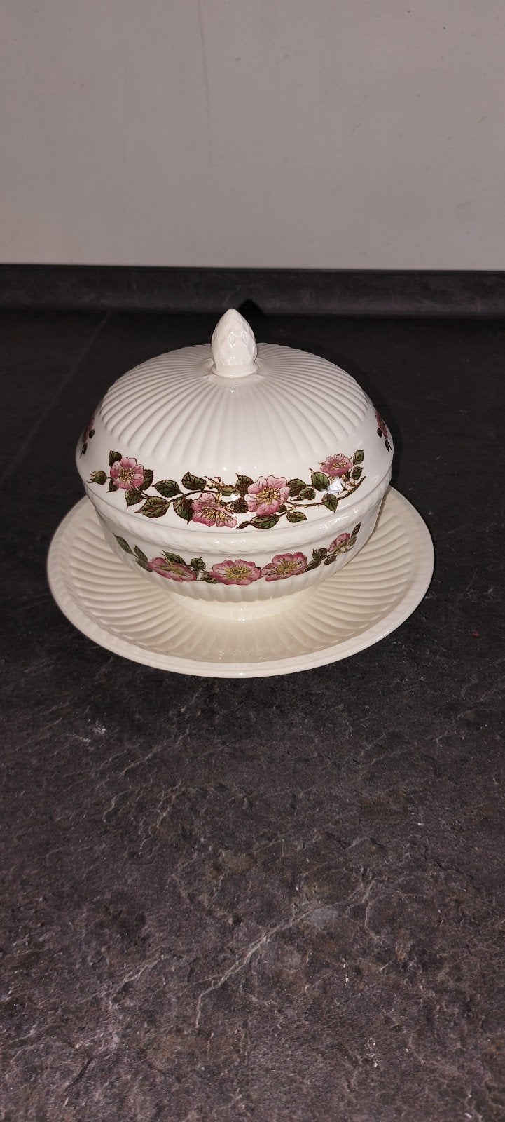 Wedgwood Briar Rose ronde boterpot in perfecte staat., Ophalen of Verzenden