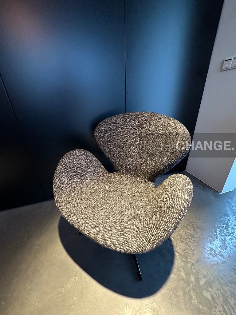 Fritz Hansen Swan of EGG Chair, Footstool NIEUW in doos -43%, Waterstad 23, Nieuw, 75 tot 100 cm, Metaal