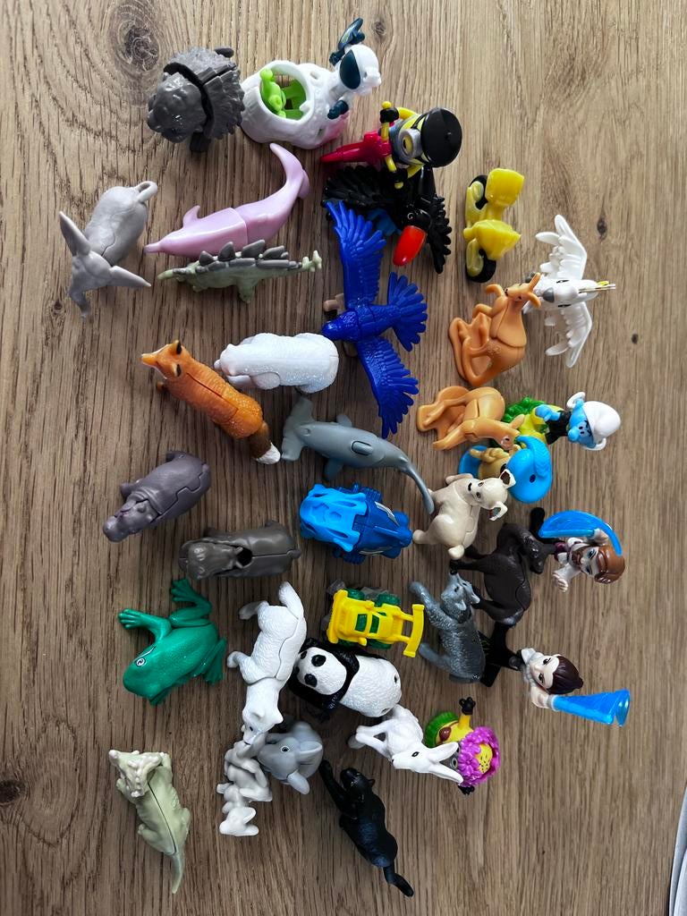 34 figuurtjes uit verrassingseieren, Verzamelen, Verrassingseieren, Ophalen of Verzenden, Gebruikt, Overige typen