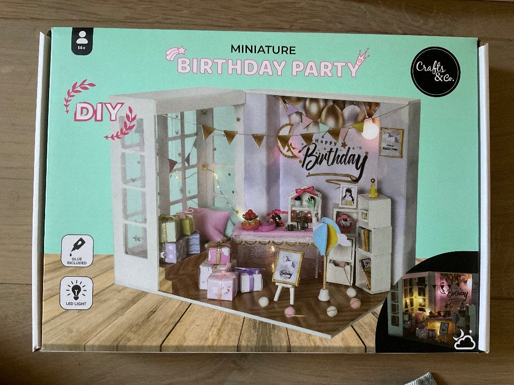 Miniature birthday party Crafts & co, Ophalen, Nieuw, Hout, Knutselwerk