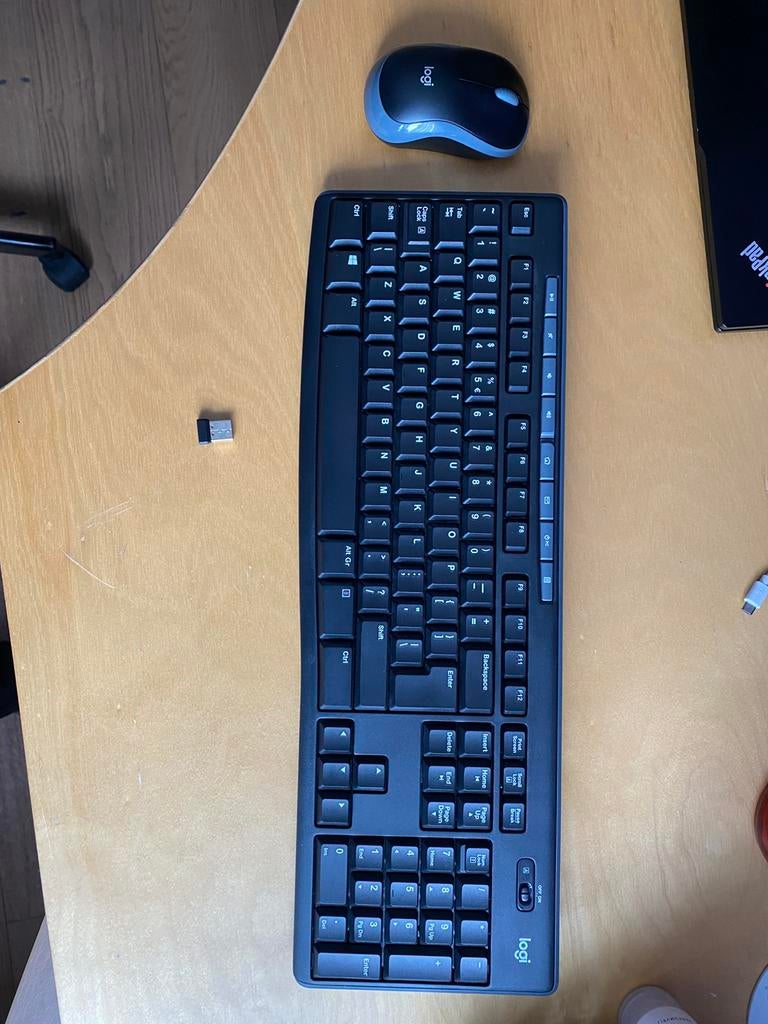 Very lightly used - Logitech MK270 keyboard with mouse, Ophalen, Qwerty, Zo goed als nieuw, Toetsenbord en muis-set