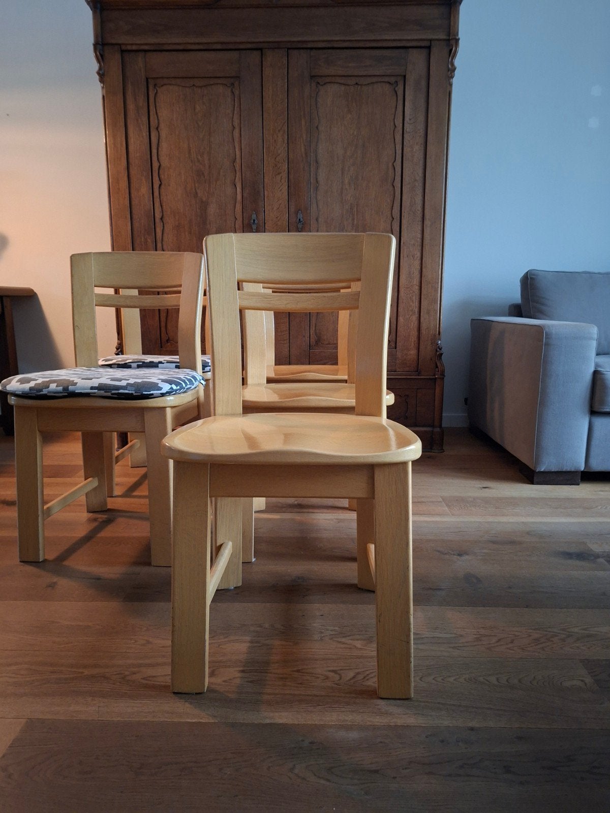 5 degelijke blank eiken keukenstoelen, Ophalen, Overige kleuren, Zo goed als nieuw, Vijf, Zes of meer stoelen