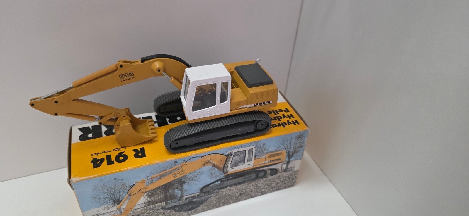 Liebherr R914, Hobby en Vrije tijd, Modelauto's | 1:50, Ophalen of Verzenden, Zo goed als nieuw, Hijskraan, Tractor of Landbouw