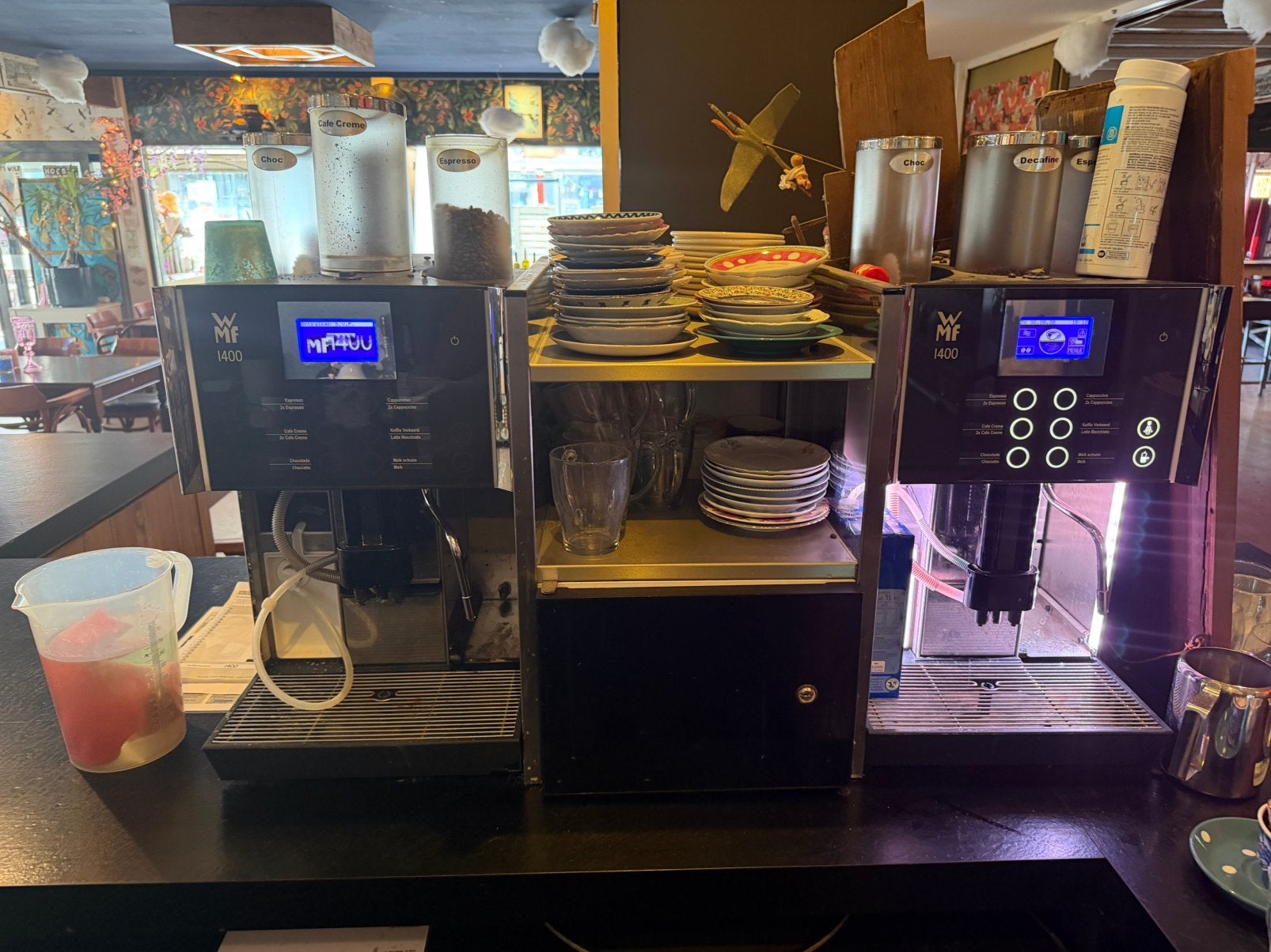 Wmf 1400 koffie aparaten 2 x compleet met melkkoeling, 10 kopjes of meer, Ophalen, Zo goed als nieuw, Koffiemachine