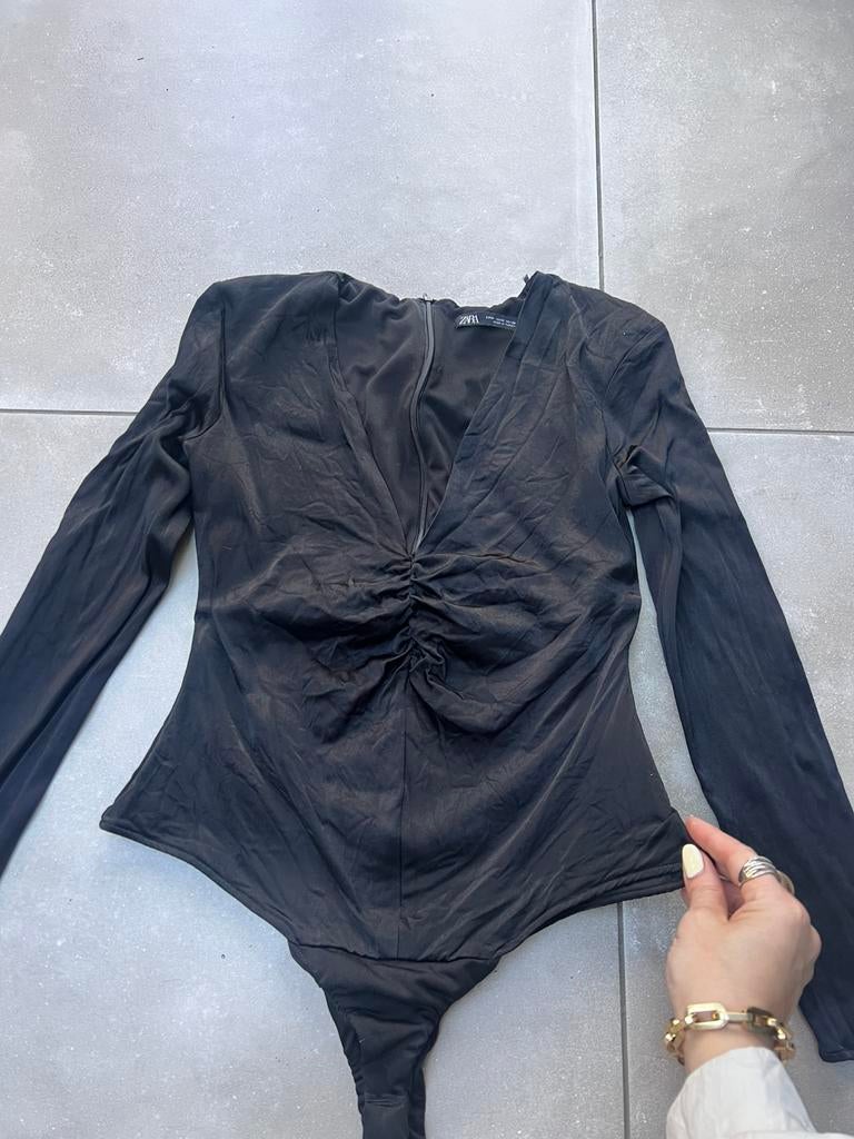 ZARA ZWARTE SATIJNEN BODY BODYTOP TOP MAAT M, Maat 38/40 (M), Zwart, Ophalen of Verzenden, Zo goed als nieuw