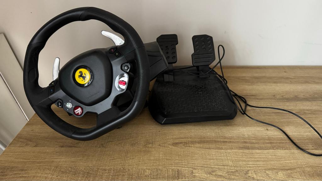 Thrustmaster Ferrari 458 RW Stuur voor Xbox 360, Spelcomputers en Games, Ophalen of Verzenden, Gebruikt, Stuurtje of Sportattribuut