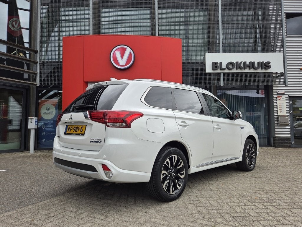 Mitsubishi Outlander 2.0 PHEV Executive Edition | Navi | Cam, Auto's, Stof, 4 cilinders, 1820 kg, Wit