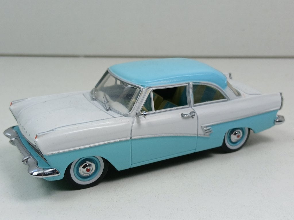 detailcars 1/43 ford taunus 17m, Hobby en Vrije tijd, Modelauto's | 1:43, Ophalen of Verzenden, Zo goed als nieuw, Auto, Overige merken