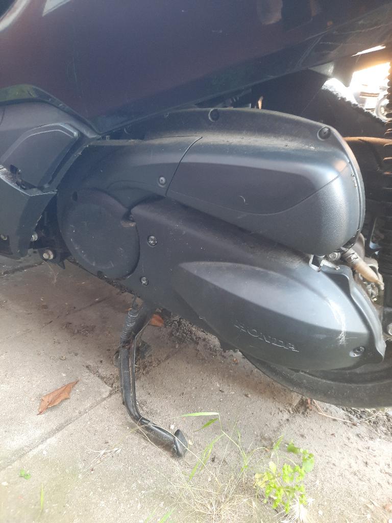 Honda Forza 300 ABS 2013 – Slechts 4.500 km – Met schade