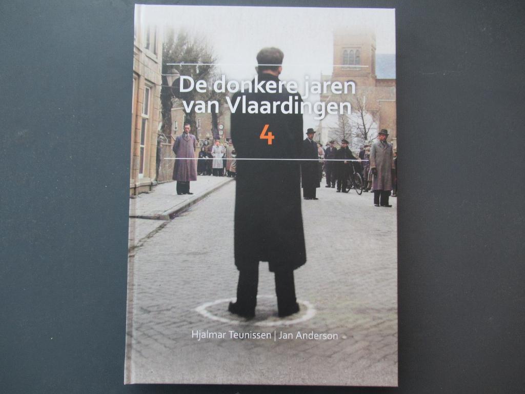 De donkere jaren van Vlaardingen Deel 4, Ophalen of Verzenden, Nieuw, Jan Anderson, Hjalmar Teunissen