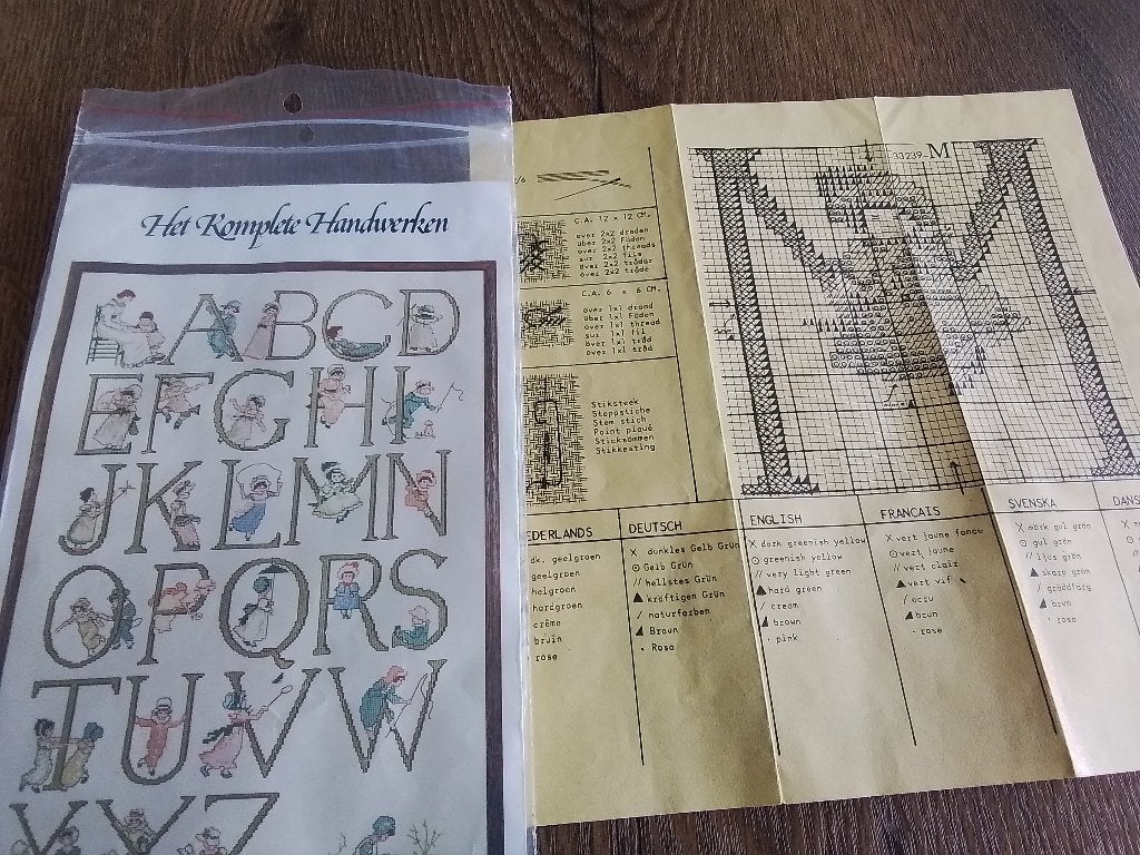 Borduurpakketje letter m, Ophalen of Verzenden, Zo goed als nieuw, Handborduren, Borduurpakket