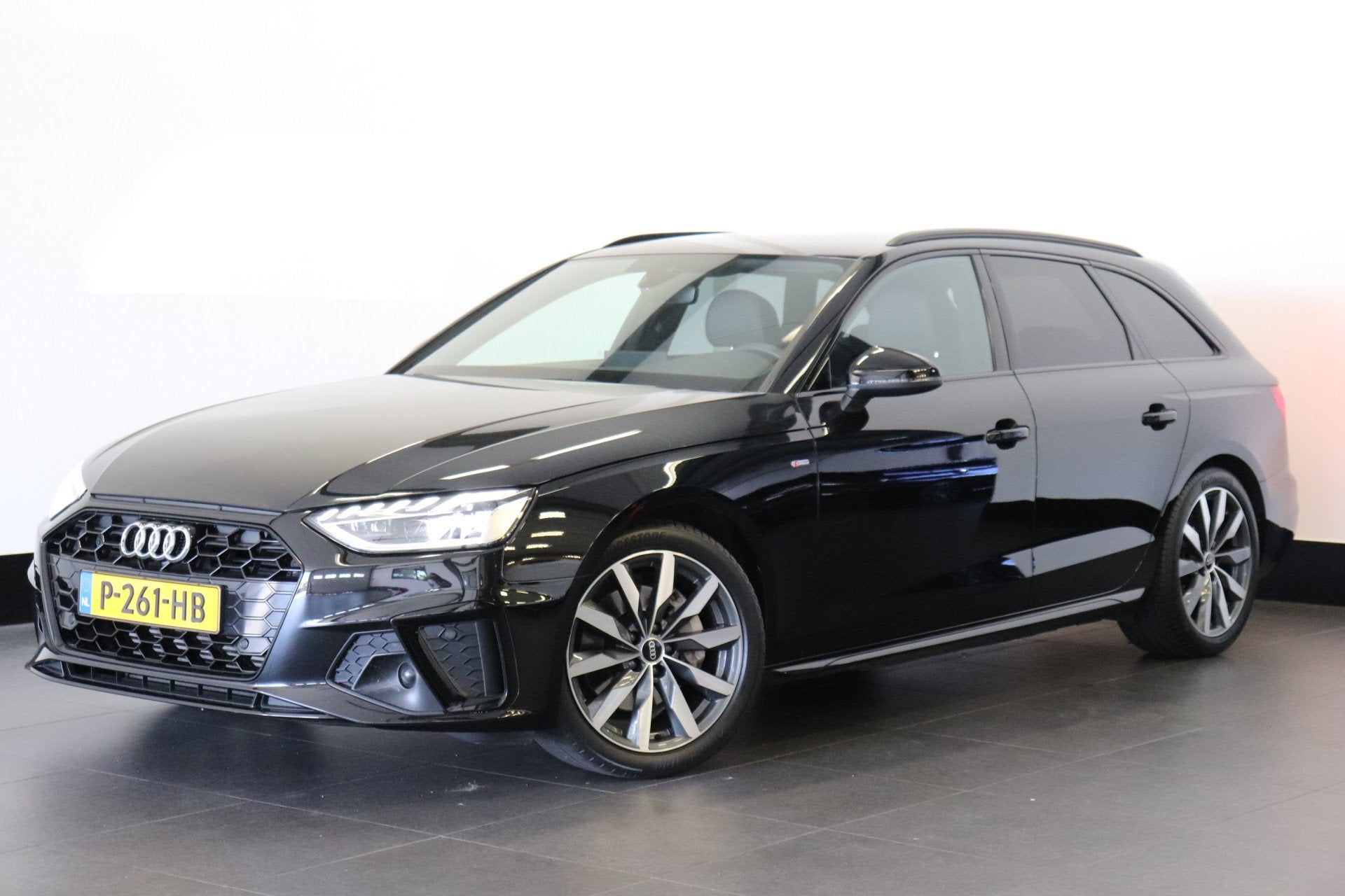 Audi A4 Avant 40 TFSI 204PK S-Line edition Competition | Key, Auto's, Dealer onderhouden, Gebruikt, 4 cilinders, 1984 cc